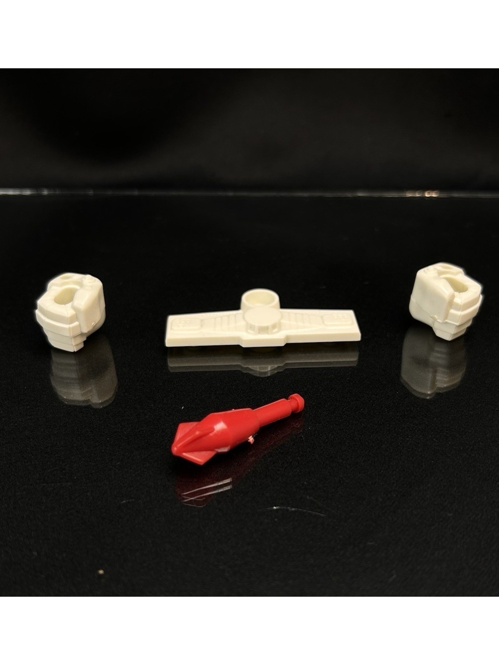 Vintage Transformers G1 Ultra Magnus Parts Large Hands Missile Connector